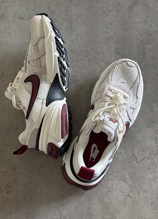 Кросівки оригінальні nike v2k run