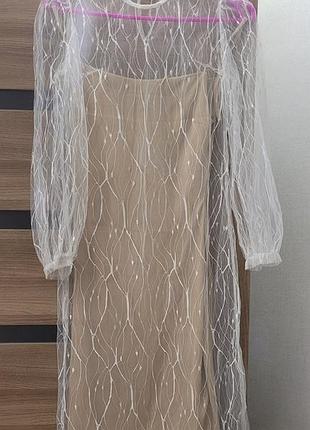 Платье миди бежевого цвета