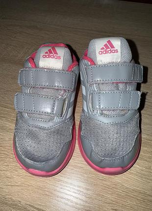 Легкие, кроссовки adidas для девочки