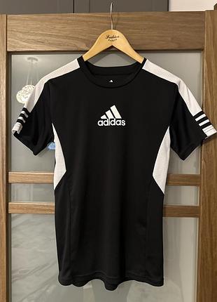 Футболка жіноча adidas, розмір s, m