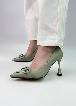 Элегантные туфли с пряжкой