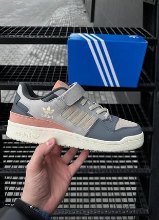 Мужские кроссовки adidas forum 84 low на лето серо-бежевые