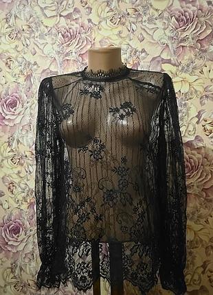 Черная кружевная блуза с широкими рукавами