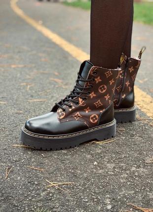 Ботинки dr. martens jadon x louis vuitton black fur
черевики7 фото