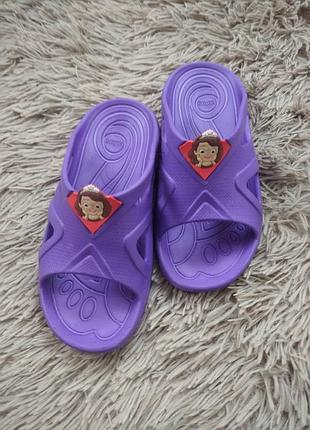 Шльопанці для дівчинки р/р 32(пінка,устілка 20см)