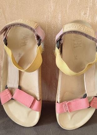 Босоножки на девочку фирмы zara