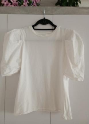 Біла футболка - блуза.