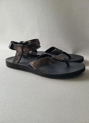 Teva кожаные босоножки, сандалии