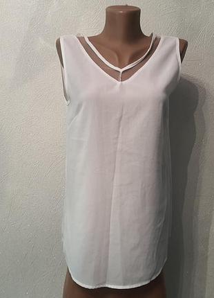 Біла майка, блузка з оздобленням