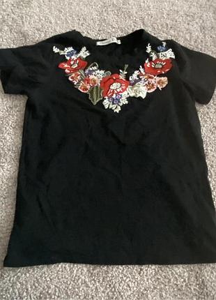 Базовая черная футболка