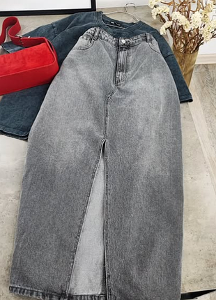 Стильная джинсовая юбка с разрезом boohoo