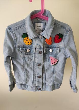 Джинсовая куртка на девочку