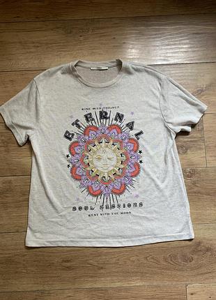 Стильная футболка