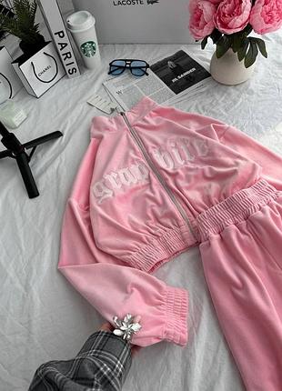 Велюровый костюм с вышивкой