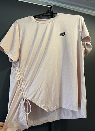 Жіноча футболка new balance
