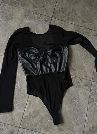 Боді  мл дуже гарно виглядає