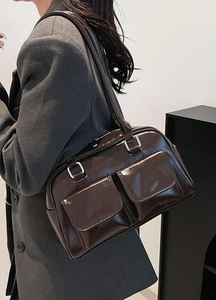 Сумка лакированная багет, боулинг, таксаирест, коричневая