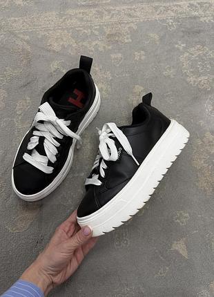 Оригінальні жіночі кеди hugo