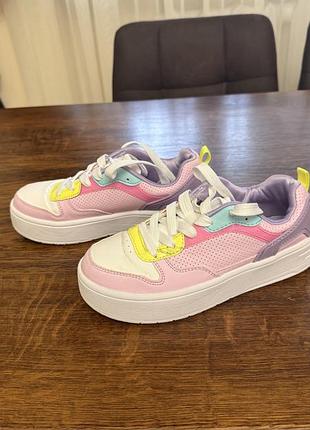 Кросівки для дівчинки