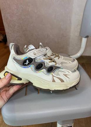 Кроссовки бежевый цвет для девочки