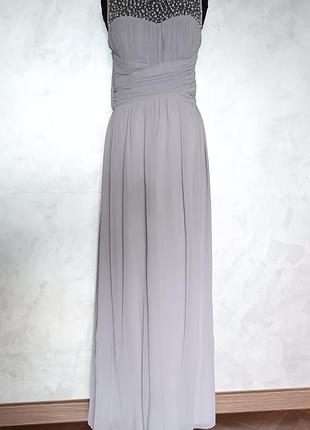 Праздничное платье 🩶с жемчужинами