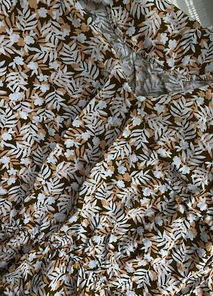 Сукня в квіточки , нижче коліна