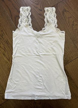 Майка з мереживом