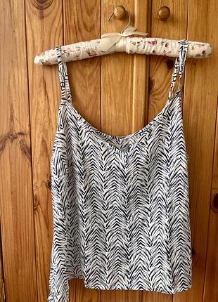 Майка жіноча, розмір м, біла з синім