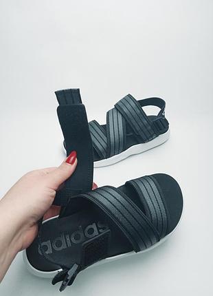 Фирменные спортивные босоножки от adidas (адидас)2 фото