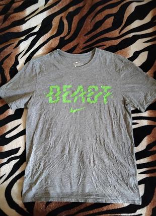 Футболка nike tee