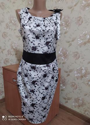 Красивое платье в цветы