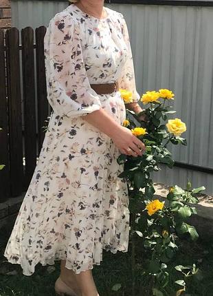 Платье женское нежного цвета