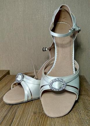 Туфлі для танців танцювальні босоніжки very fine нові, сатинові з пряжкою, устілка 26 см