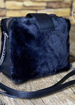 Меховая сумочка кросс-боди с пряжкой10 фото
