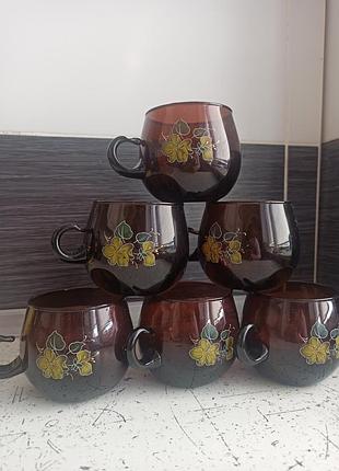 Набор чашек из стекла