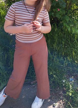 Костюм в рубчик  штаны палаццо и футболка  на 6-7 лет