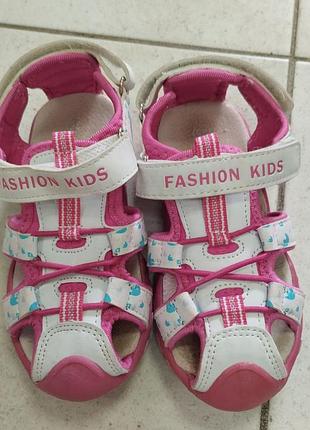 Дитячі ортопедичні босоніжки з захистом носка