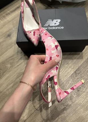 Туфлі або слінгбеки рожеві від dorothy perkins