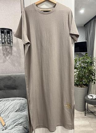 Неймовірна сукня