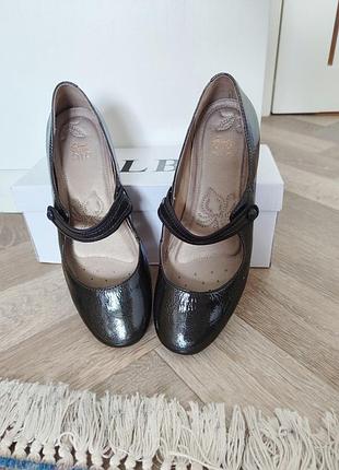 Казкові туфельки для принцеси від clarks