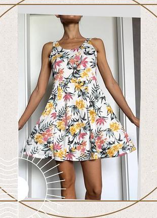 Сарафан квіти біла трикотаж коротка сукня міні mangoплаттяhm asosбретелі кльош y2k