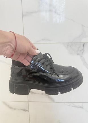 Туфлі в ідеальному стані на дівчинку