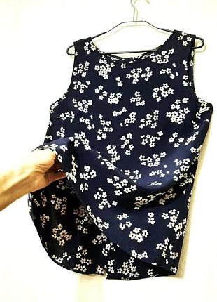 Блуза-майка без рукавов брендовая f&amp;f синяя цветочная цветы бело-розовые летняя повседневная