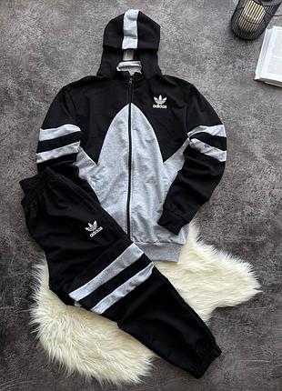 Спортивный костюм adidas на замке с капюшоном
