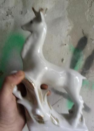 Статуэтка олень