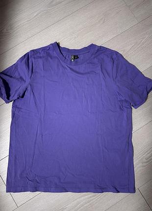 Фіолетова футболка від pieces