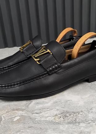 Louis vuitton montaigne logo lv loafers black чоловічі туфлі лофери оригінал 44 eur
