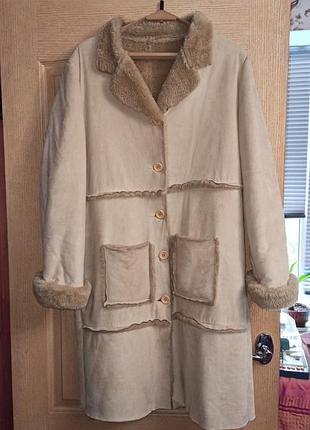 Бежевое пальто демисезон/теплая зима