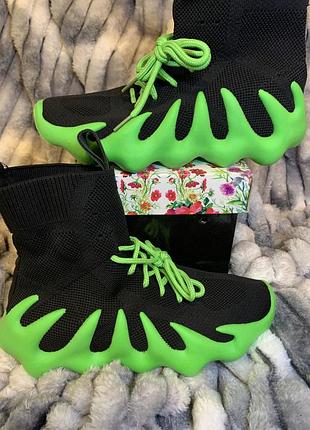 Кросівки  підліткові продаж останній день