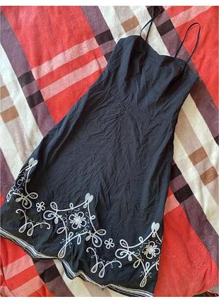 Вишита сукня